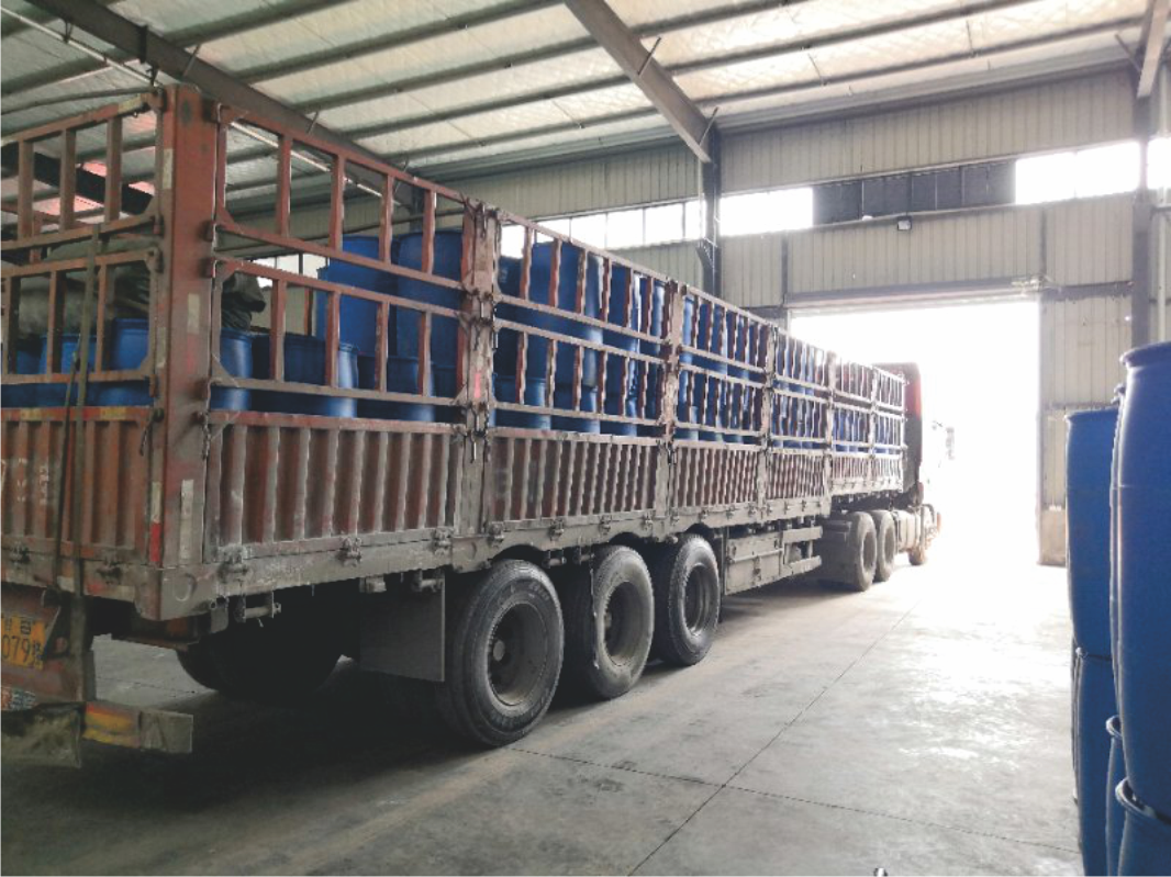 泡沫滅火劑裝車(chē)發(fā)貨